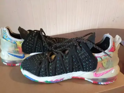 Zapatillas 2 posturas prácticamente nuevas... - miniatura 2