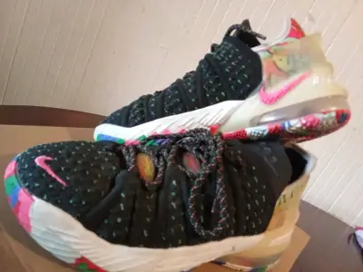 Zapatillas 2 posturas prácticamente nuevas... - miniatura 4
