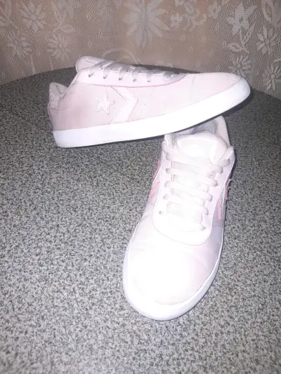 Zapatillas rosa estilo casual - miniatura 1
