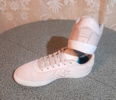 Zapatillas rosa estilo casual - miniatura 3