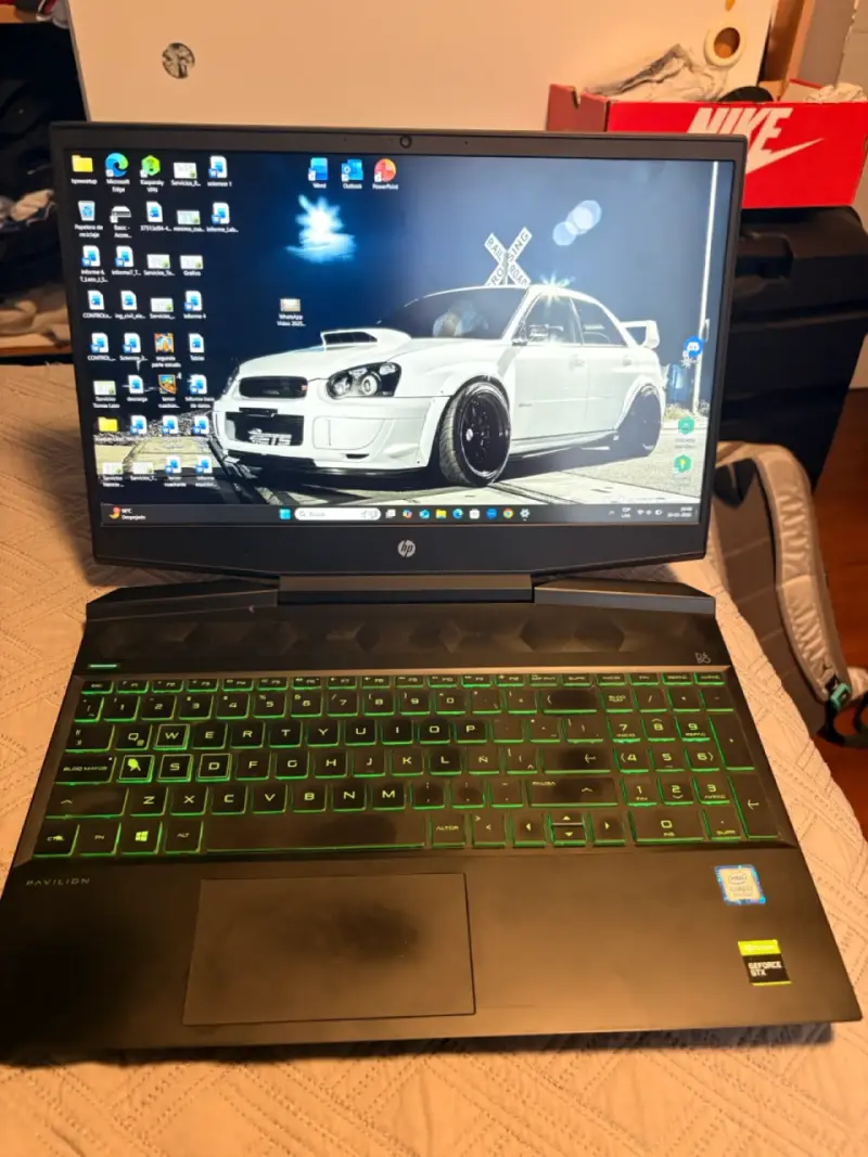 Portátil HP Pavilion Gamer - 1