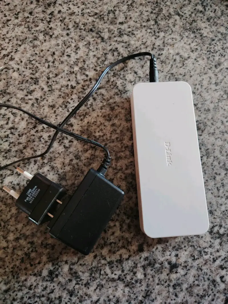 Switch D-Link de 5 puertos - 4