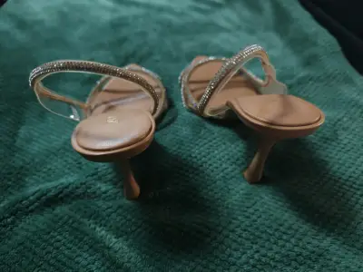 Sandalias taco bajo con brillo Zara - miniatura 3