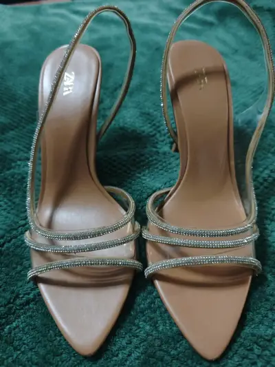 Sandalias taco bajo con brillo Zara - miniatura 5