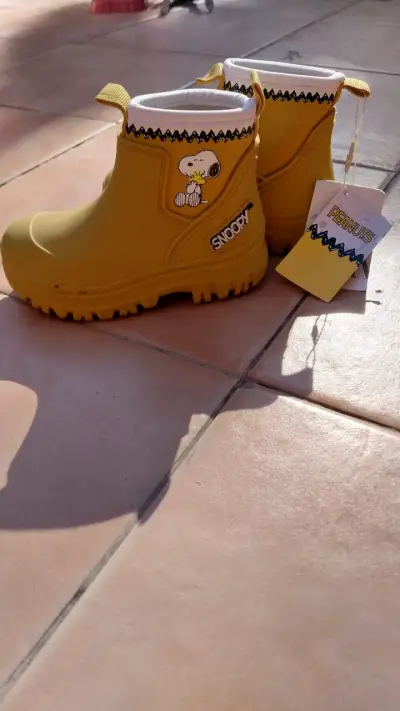 Botas amarillas Snoopy Peanuts - miniatura 1