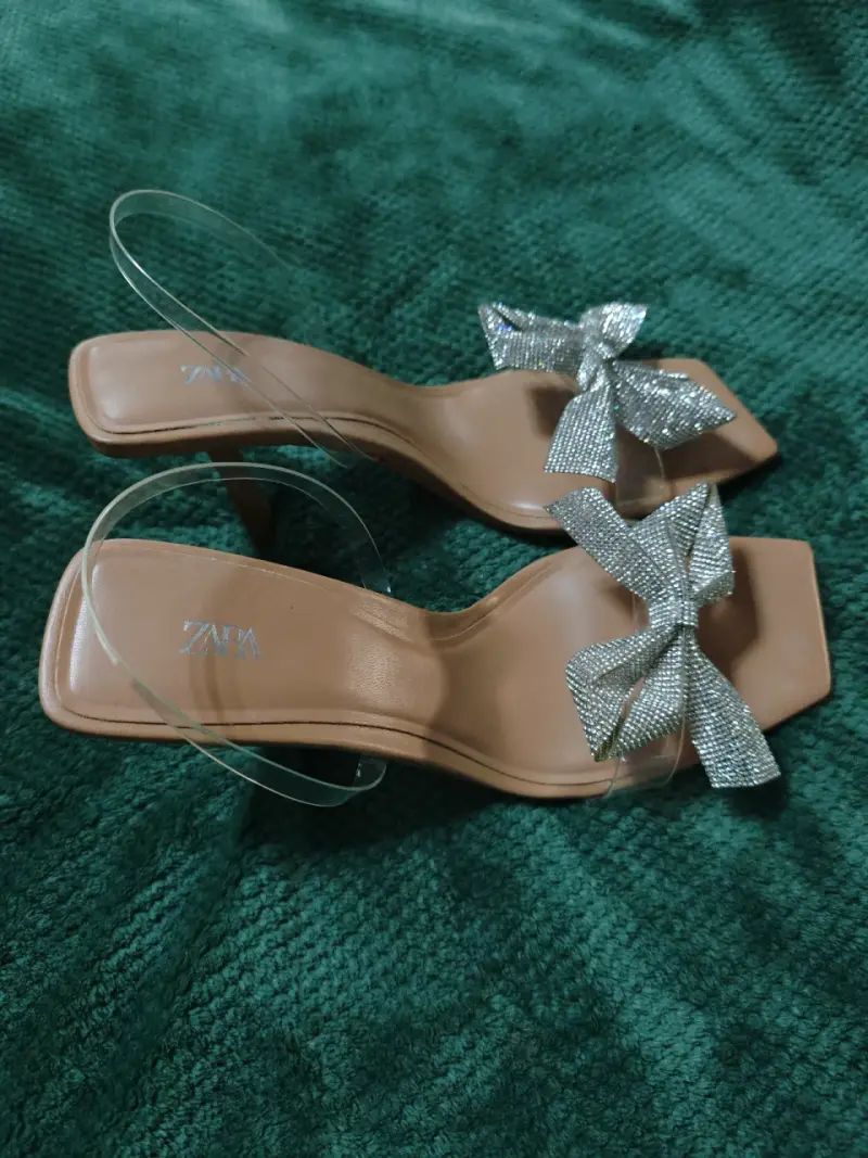 Sandalias ZARA con lazo brillante - 2