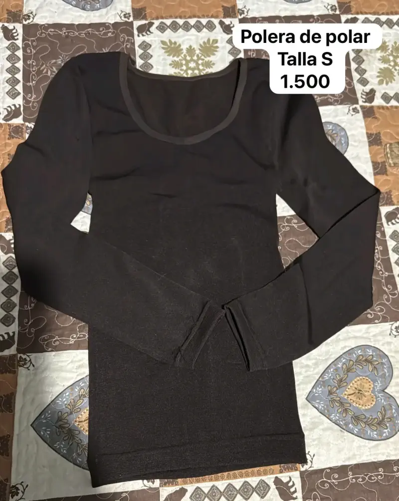 Polera de polar negra