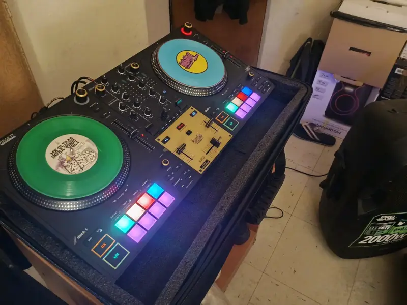 Controlador DJ profesional mezclador - 1
