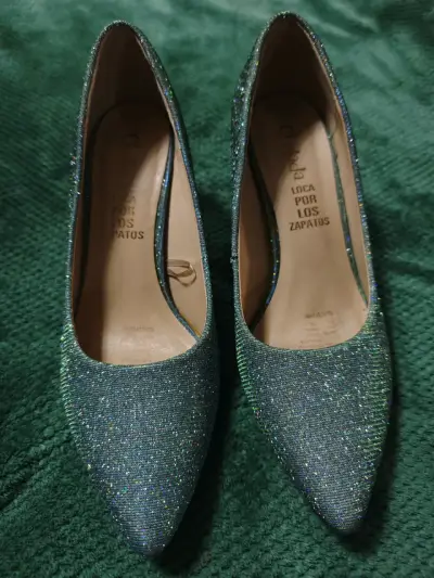 Tacones brillantes elegantes - miniatura 1