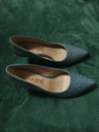 Tacones brillantes elegantes - miniatura 2