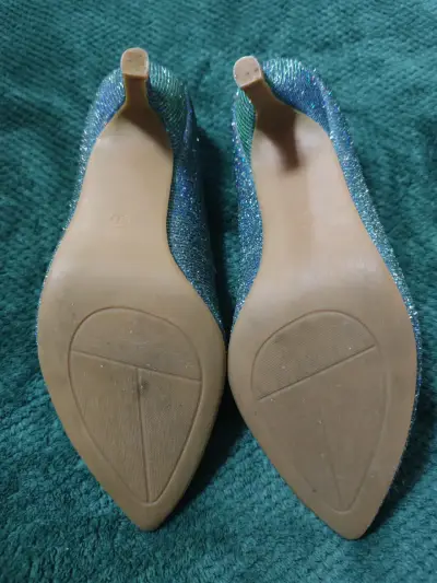Tacones brillantes elegantes - miniatura 5