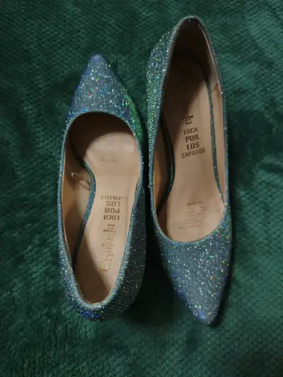 Tacones brillantes elegantes - miniatura 6