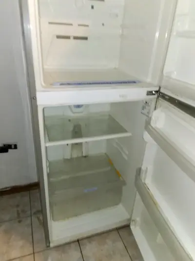 Refrigerador compacto Electrolux - miniatura 3