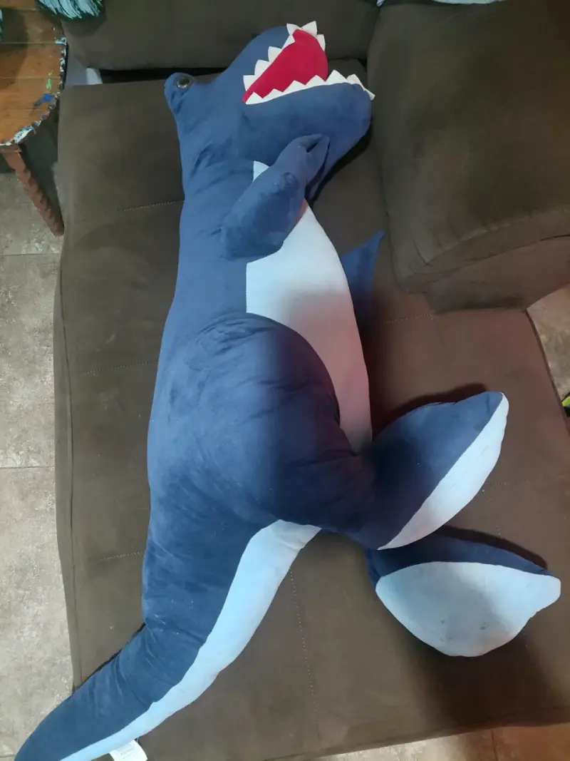 Peluche de tiburón grande azul