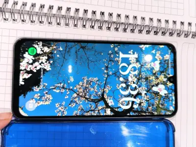 Celular Samsung Galaxy - miniatura 2