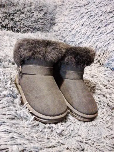 Zapatillas y botitas de niña - miniatura 3