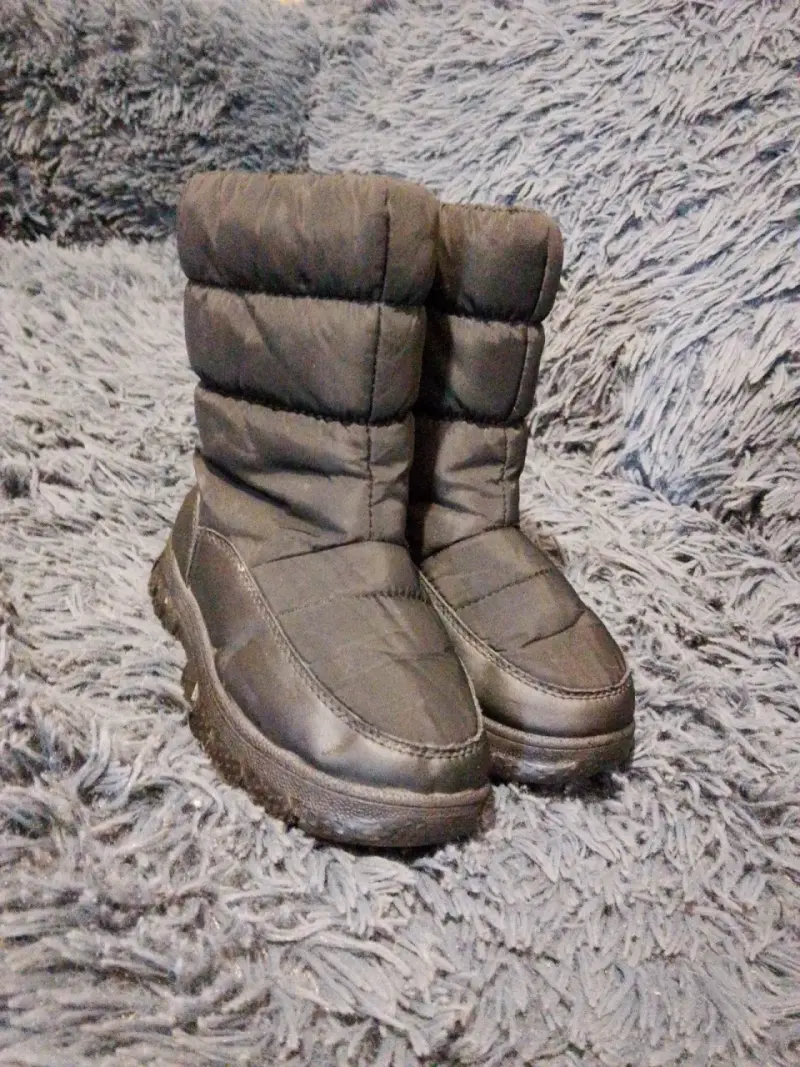 Zapatillas y botitas de niña - 4