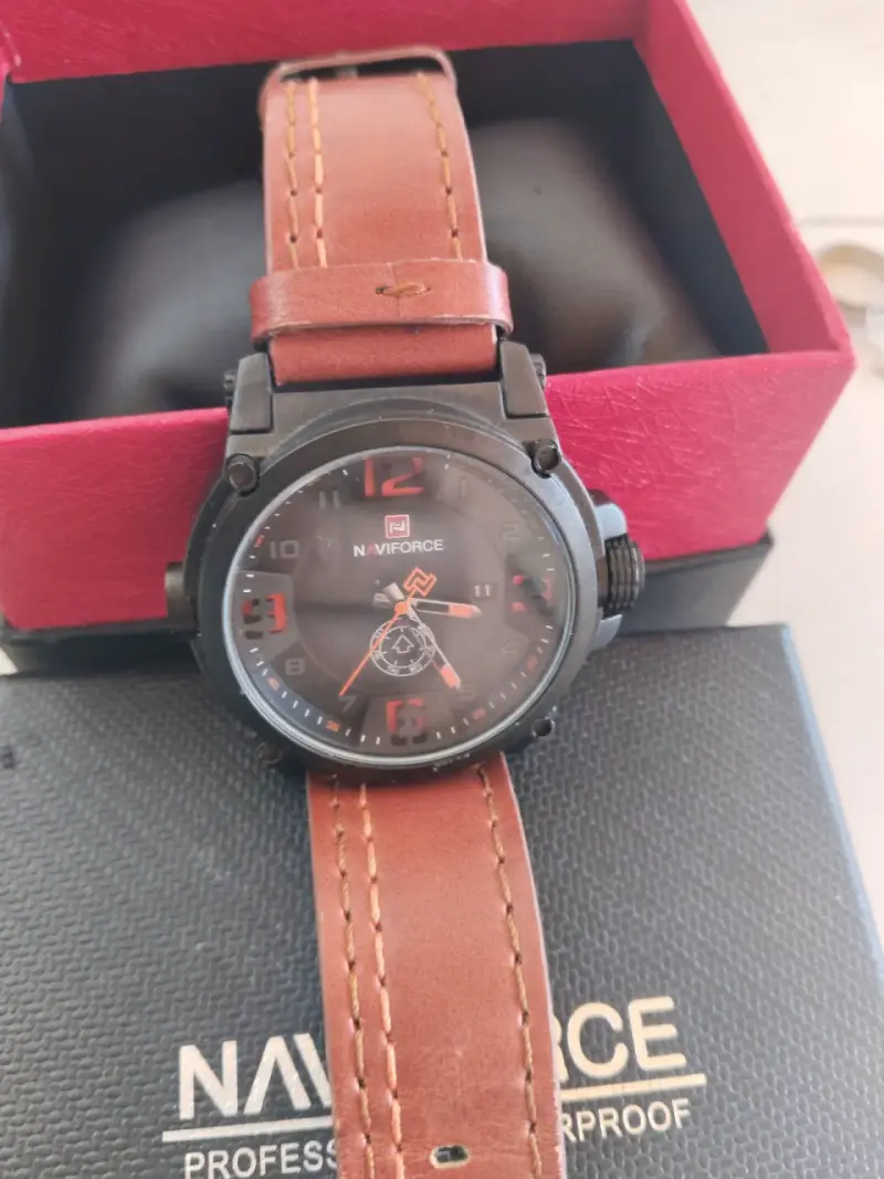 Reloj Naviforce deportivo café - 1