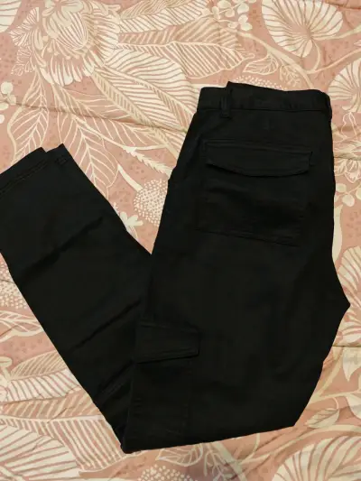 Pantalon cargo negro - miniatura 1