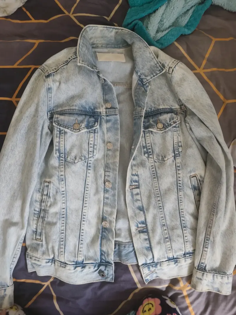 Chaqueta de mezclilla azul claro