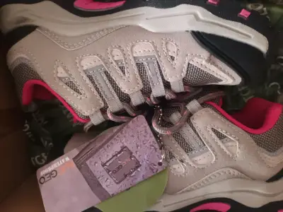 Zapatillas NaGEO impermeables gris con rosado - miniatura 1