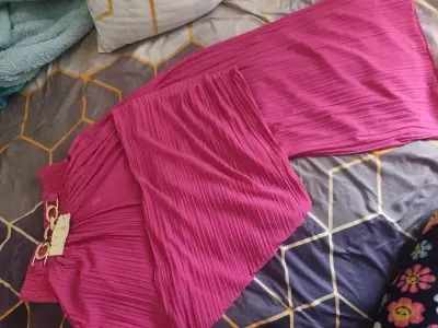 Pantalón fucsia plisada - miniatura 1