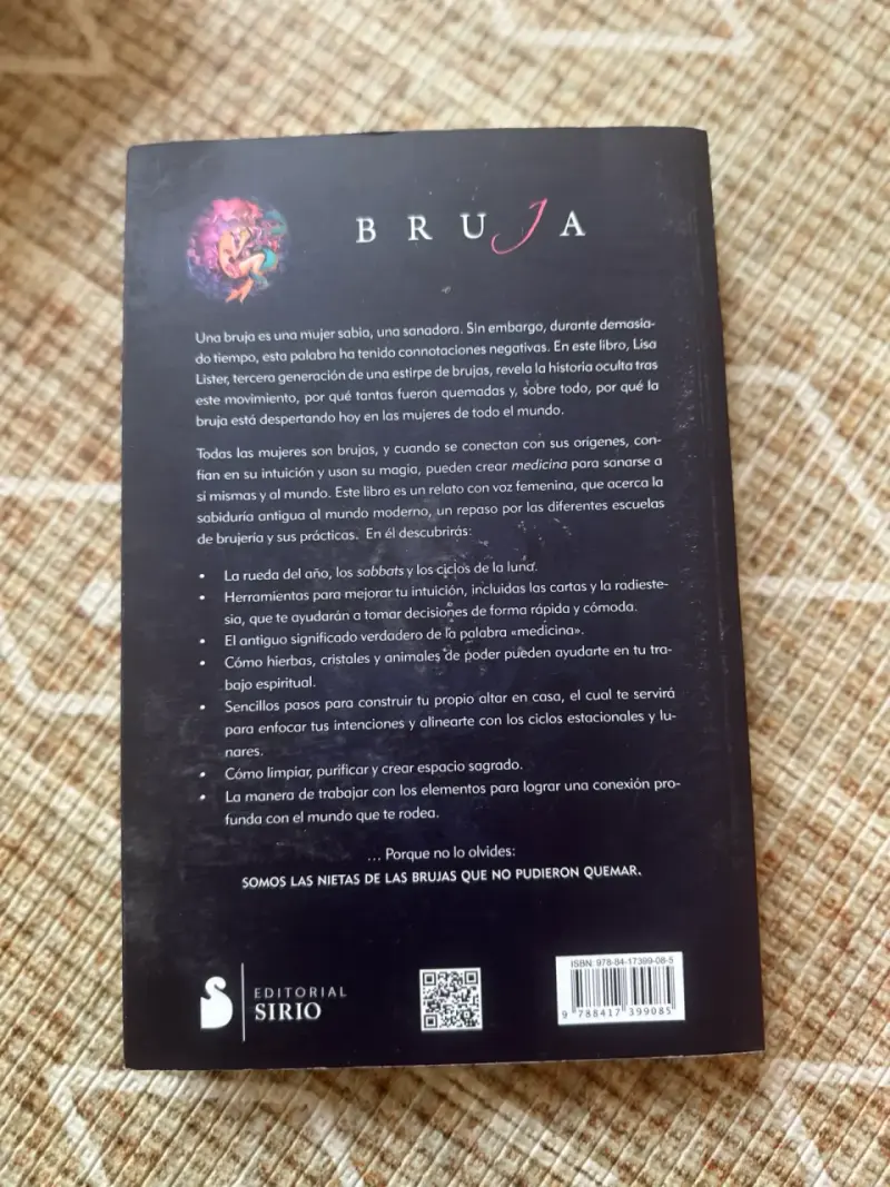 Libro 'Bruja' por Lisa Lister - 2