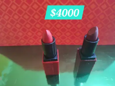 Crema con dispensador y pompón y maquillaje - miniatura 6