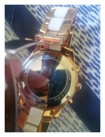 Reloj Michael Kors dorado y blanco - miniatura 5