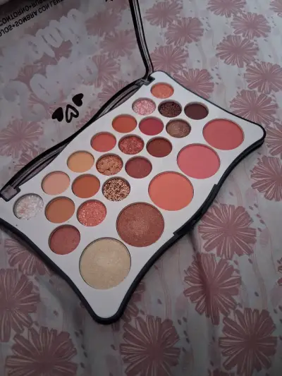 Paleta de Maquillaje Sombra y Contorno - miniatura 2