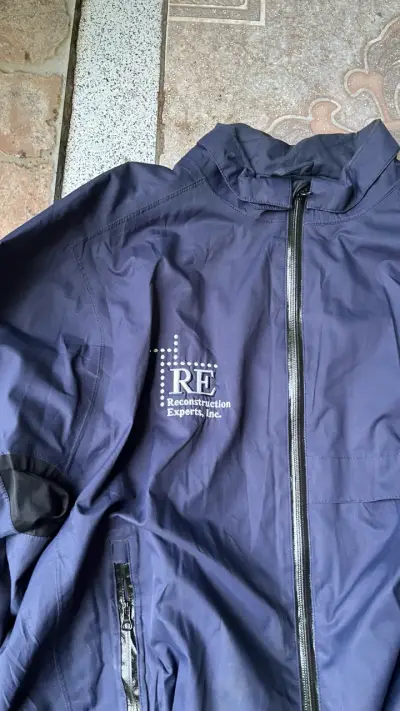 Chaqueta cortaviento azul - miniatura 5