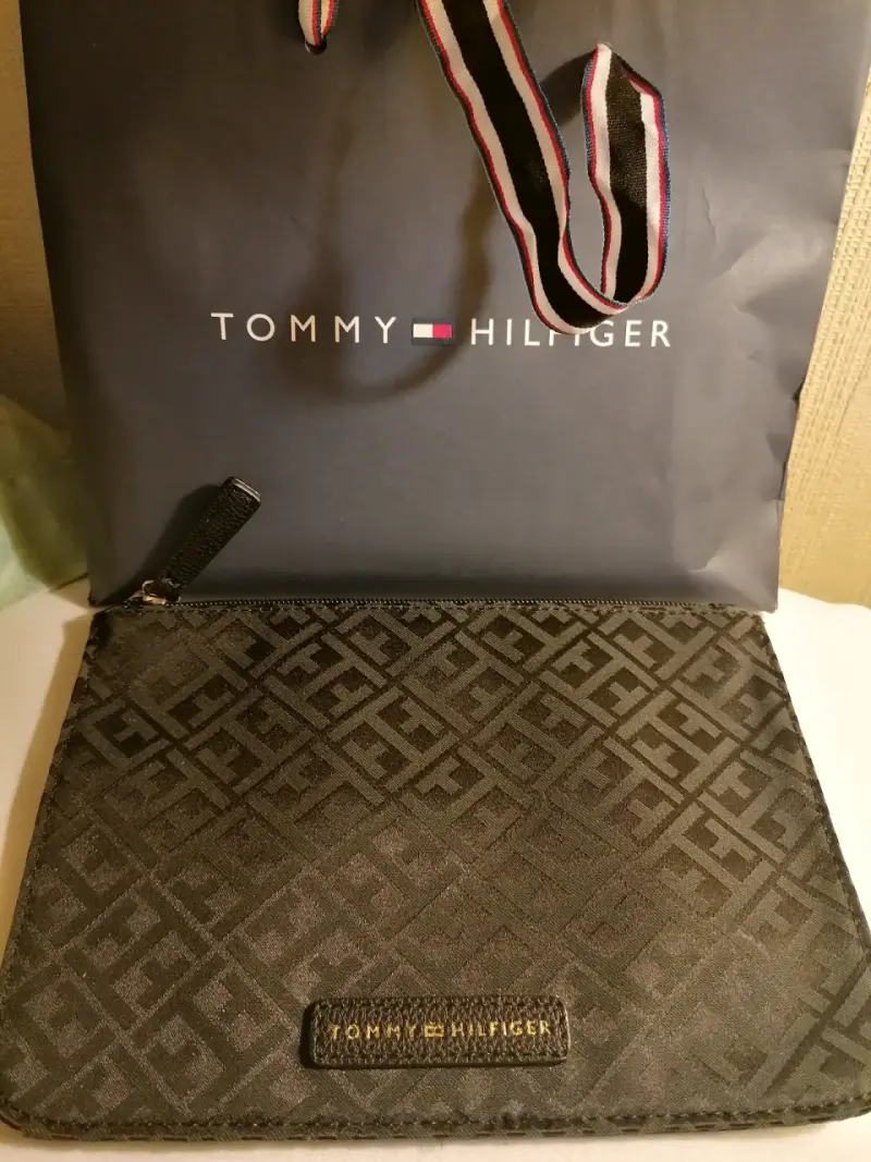 Sobre negro Tommy Hilfiger - 2