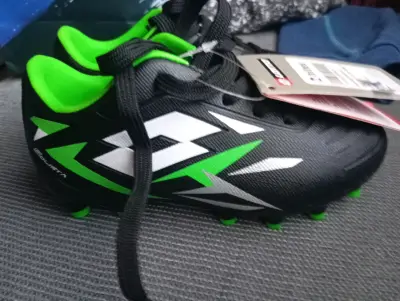 Zapatillas de fútbol Lotto negras - miniatura 2