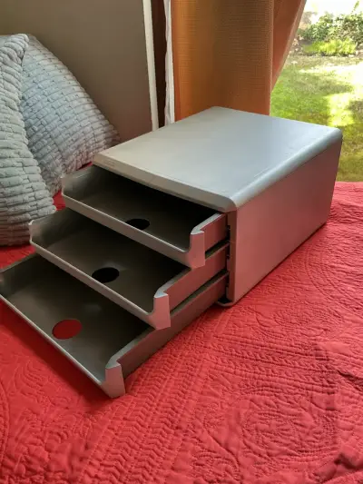 Organizador de papeles escritorio blanco - miniatura 2