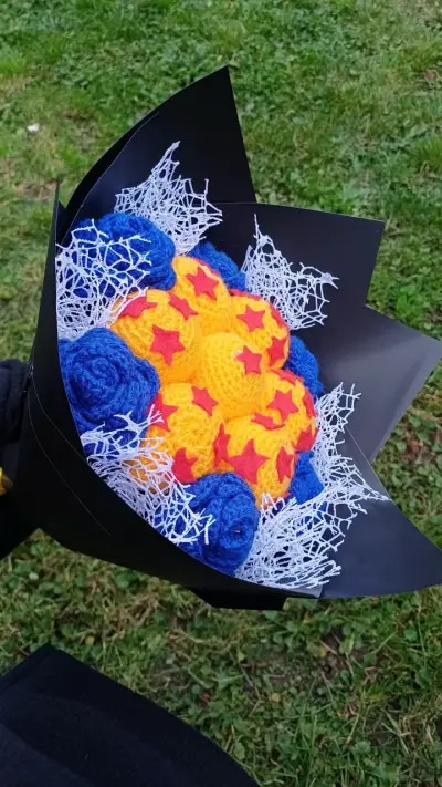 Ramo de flores de lana - miniatura 1