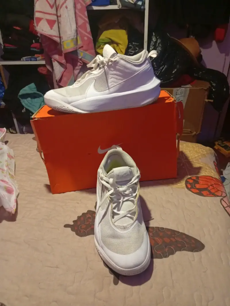 Zapatillas blancas deportivas - 5