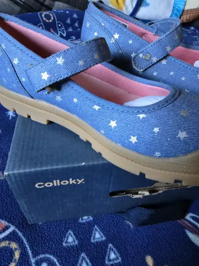 Zapatos de niña azul con estrellas - miniatura 2
