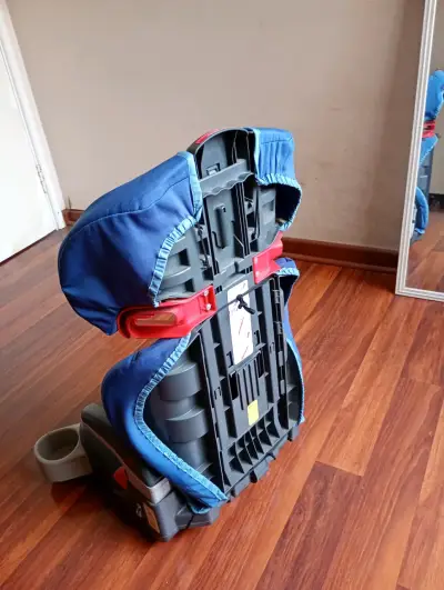 Silla de auto azul para niño - miniatura 3