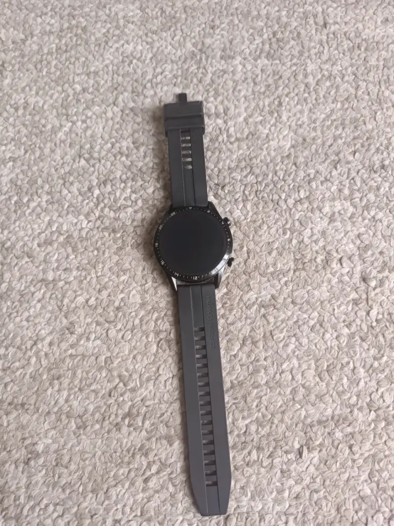 Smartwatch negro con monitor de ritmo cardíaco - 2