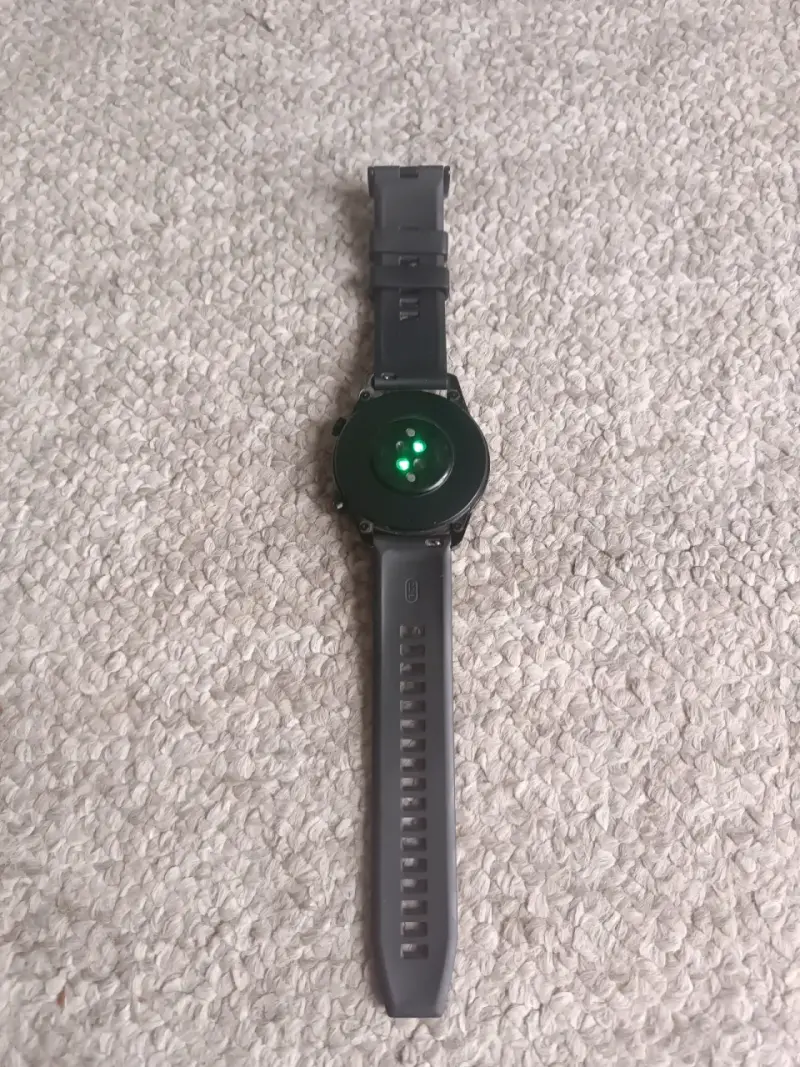 Smartwatch negro con monitor de ritmo cardíaco - 4