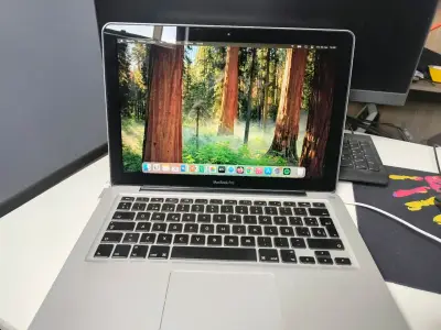 Laptop MacBook Pro 13 pulgadas - miniatura 1