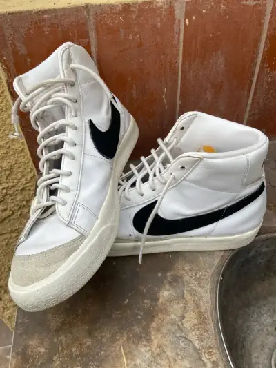 Zapatillas altas blancas clásicas Nike - miniatura 2
