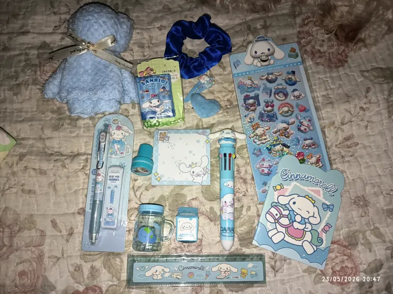 Set de papelería Sanrio variada - 2