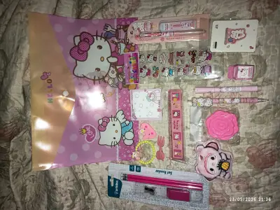 Set de papelería Sanrio variada - miniatura 5