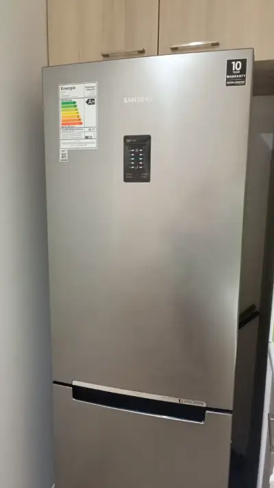 Refrigerador Samsung Bottom Freezer No Frost 311L - miniatura 1
