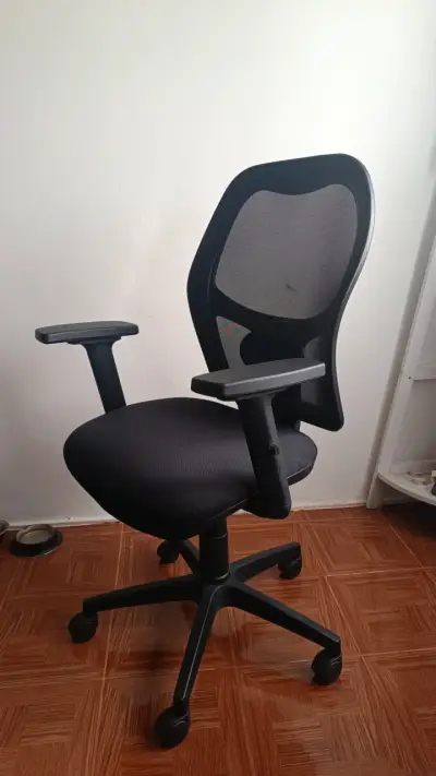 Silla de oficina ergonómica negra - miniatura 2