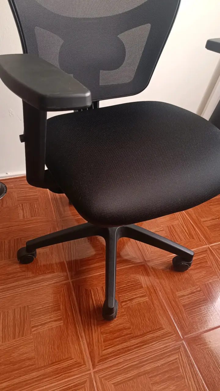 Silla de oficina ergonómica negra - 3