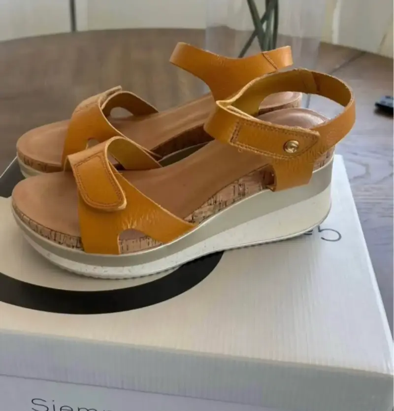 Sandalias plataforma color mostaza