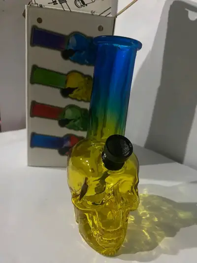 Bong de cristal con calavera - miniatura 2