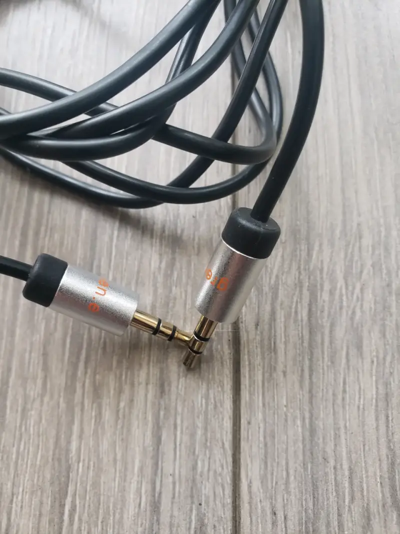 Cable de audio auxiliar jack 3.5mm macho/macho - 1